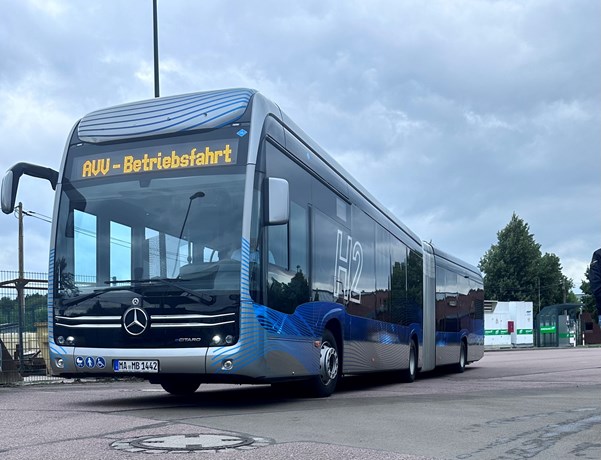 Wasserstoff-Bus auf dem Betriebshof der KVG in Bernburg